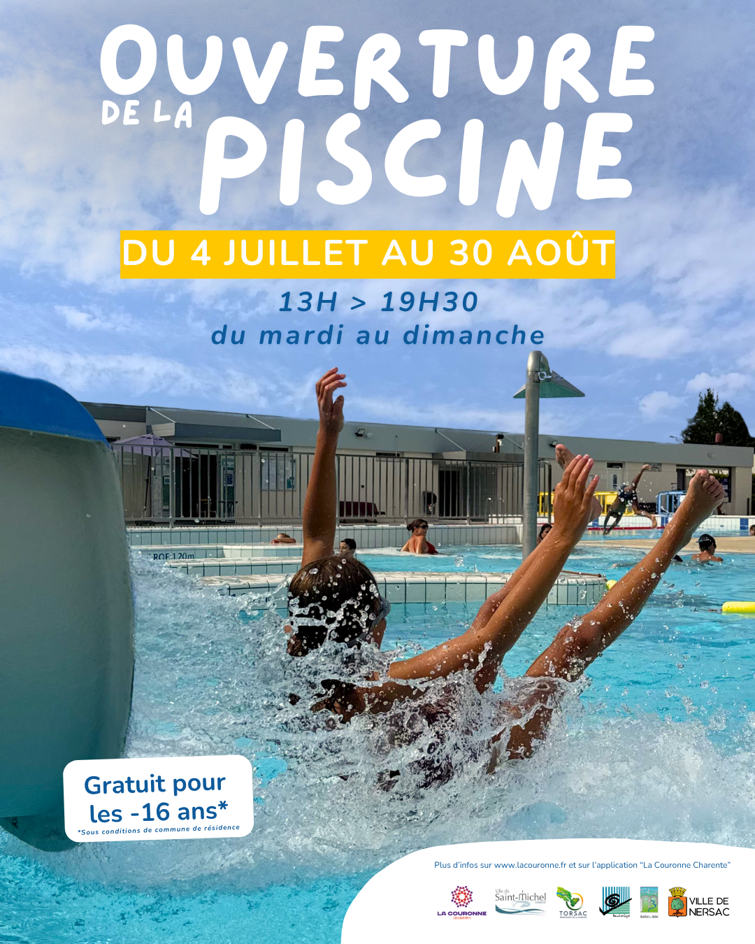ouverture piscine Affiche annonçant l'ouverture de la piscine municipale de La Couronne du 4 juillet au 30 août 2026. Une personne glisse dans le bassin tandis que l'affiche précise les horaires d'ouverture, de 13h à 19h30 du mardi au dimanche, ainsi que la gratuité pour les moins de 16 ans sous conditions de commune de résidence.